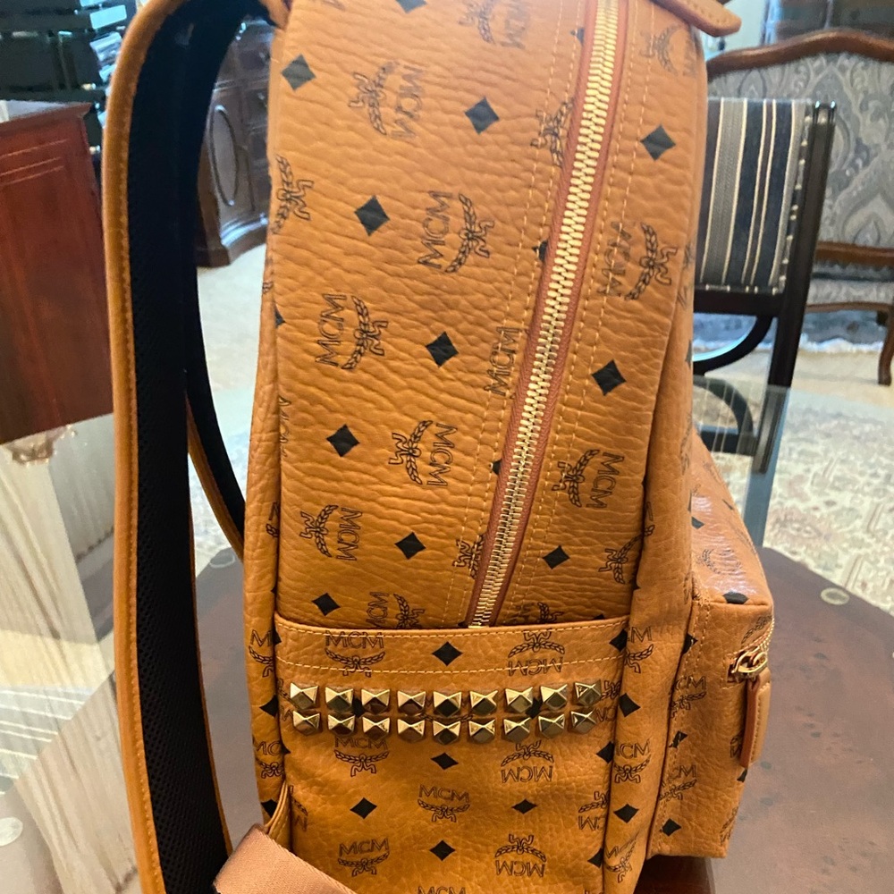 MCM Bag - Picture 4 of 10